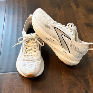 Brooks White and Black Running Shoes